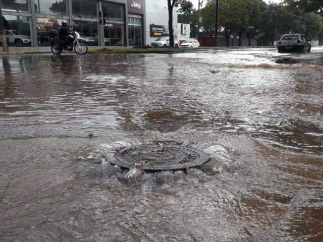 Chuva afasta calor&atilde;o e acumulado em outubro supera 200 mil&iacute;metros