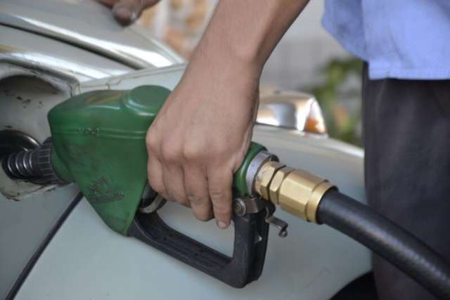 No s&aacute;bado, 4 postos da Capital v&atilde;o vender gasolina a R$ 1,35