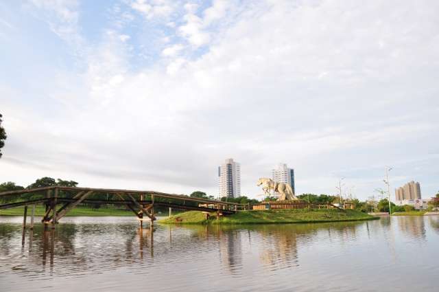 Sexta-feira com chuva, trovoadas e m&aacute;xima de 33&ordm;C em Campo Grande