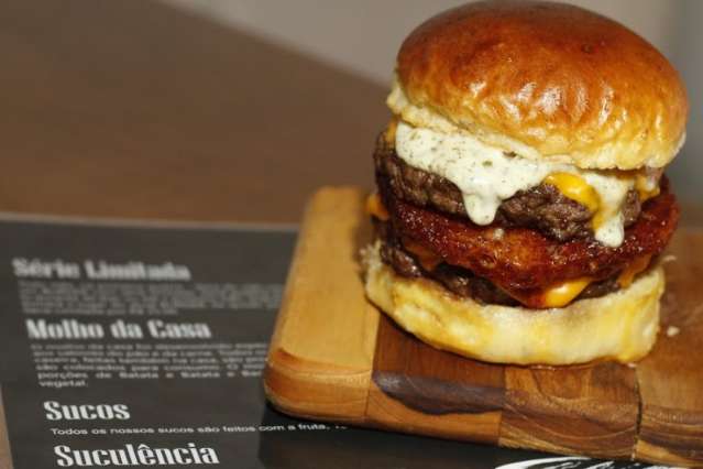 Hamburgueria famosa pelo p&atilde;o perfeito abre a semana com 20% de desconto