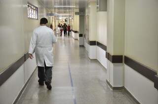 HU de Dourados atende pacientes da região com suspeita de gripe (Foto: Arquivo)