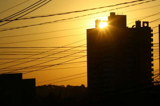 Dia deve ser de sol forte em todo MS e m&aacute;xima chega a 32&ordm;C na Capital 