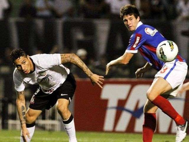 Corinthians empata com Bahia e ajuda Palmeiras no Brasileir&atilde;o 2012
