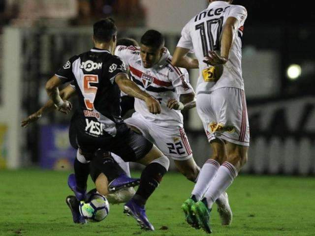 Vasco faz bonito e vence o S&atilde;o Paulo por 2 a 0 em S&atilde;o Janu&aacute;rio 