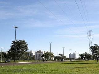 Registro da tarde desta terça-feira em Campo Grande, que marca 29ºC. (Foto: Paulo Francis).