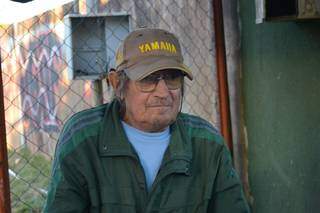 Flávio, de 66 anos, um dos primeiros moradores do bairro. (Foto: Silas Souza)