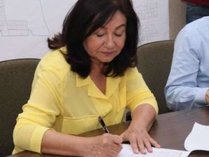 Mergulhada em crise, prefeita quer aumentar em 55,27% o pr&oacute;prio sal&aacute;rio