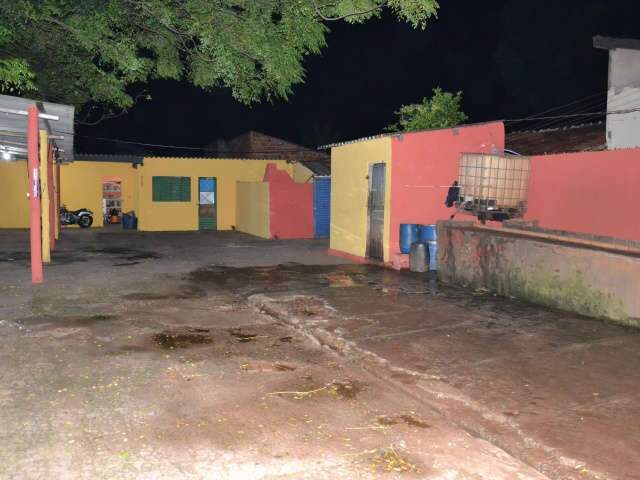  Lava-jato &eacute; assaltado e dono fica preso dentro de escrit&oacute;rio na Vila C&eacute;lia