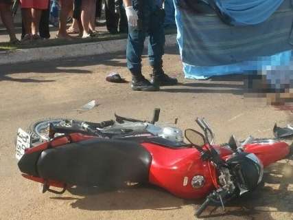 Jovem morre após bater moto em poste; alta velocidade pode ter causado acidente