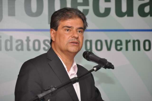 Nelsinho diz que vai honrar comprimissos feitos com os servidores