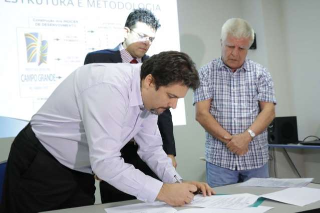 Conselho de economia e prefeitura firmam conv&ecirc;nio para an&aacute;lise de &iacute;ndices