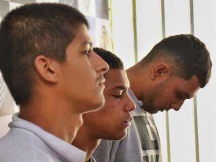 Trio &eacute; preso depois de, pelo menos, sete assaltos em farm&aacute;cias 