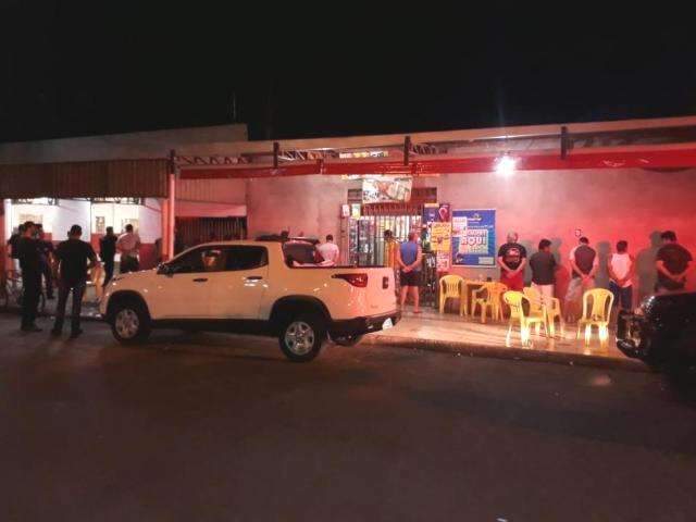 Durante opera&ccedil;&atilde;o, mulher &eacute; presa com mochilas carregadas de maconha 