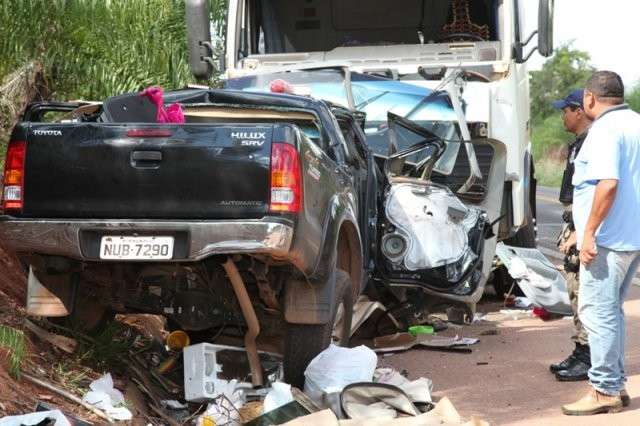 Acidente na BR-163 mata 3 pessoas, entre eles crian&ccedil;a de 5 anos