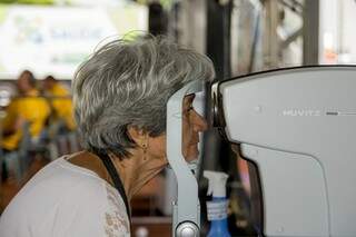 Consultas oftalmológicas estão sendo realizadas e desafoga fila de espera. (Foto: Renê Marcio Carneiro/ Divulgação)