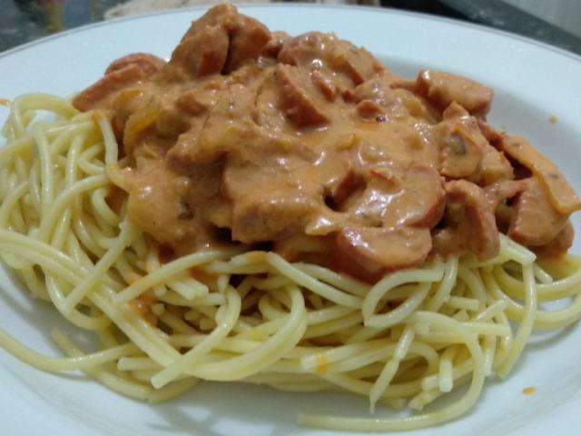 Macarronada barata e r&aacute;pida &eacute; sugest&atilde;o para quem tem pregui&ccedil;a de cozinhar