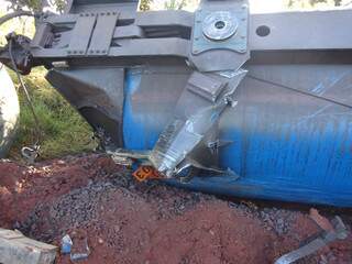Vagão que derramou óleo diesel em acidente no último domingo em Três Lagoas. (Foto: Divulgação)