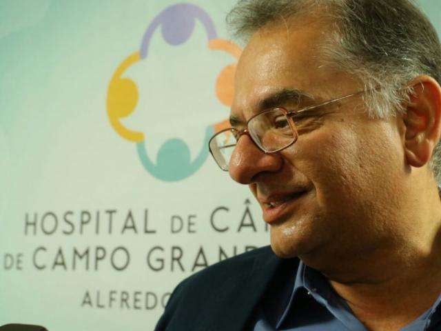 Entregue em maio, aparelho para tratar c&acirc;ncer ainda n&atilde;o est&aacute; operando