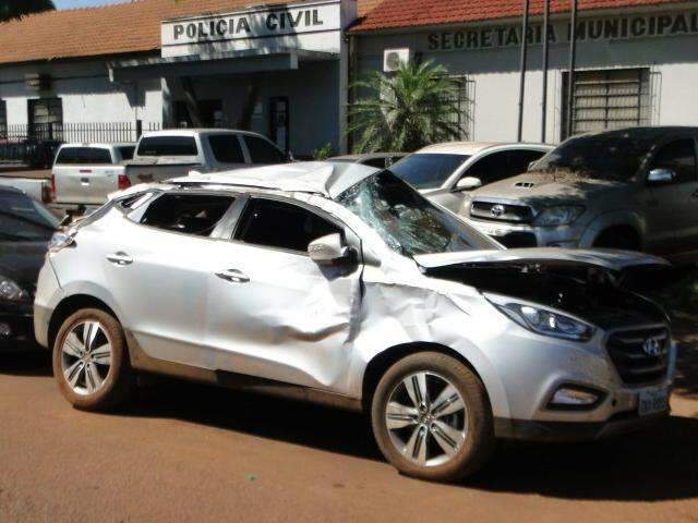 Adolescente sem CNH capota ve&iacute;culo roubado durante fuga na BR-267