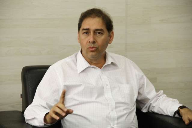 Bernal cumpre agenda em Anhandui nas festividades de 67 anos do distrito