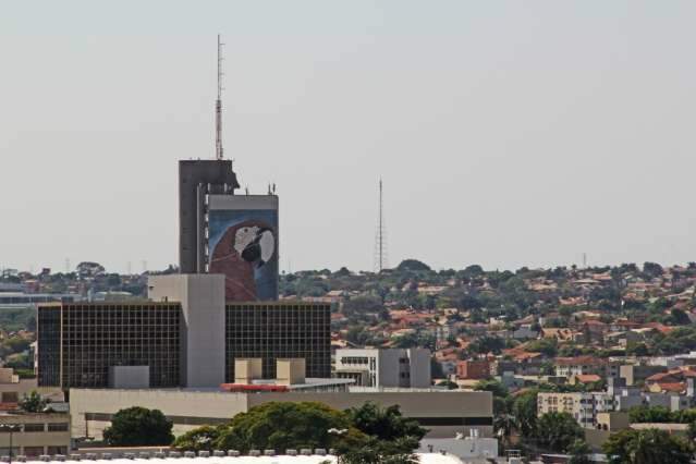 Depois de chuva forte, c&eacute;u amanhece parcialmente nublado 