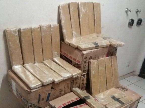 Casa nas Moreninhas guardava mais de 400 quilos de maconha