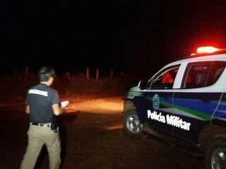 Polícia Civil e militar em local onde adolescente foi encontrado morto (Foto: Arquivo/ Dourados News)