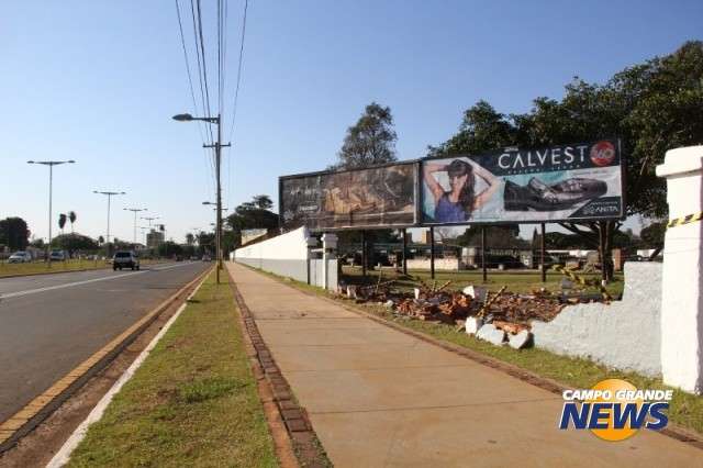 Jovem atropelada por motorista embriagado segue internada no hospital