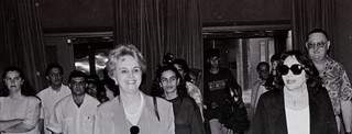 Bibi Ferreira ao lado da primeira-dama em 1994, Maria Aparecida Pedrossian, (Foto: Roberto Higa)
