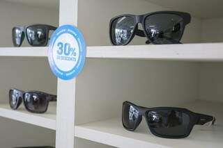 Na parte de óculos solares, modelos esportivos Speedo tem 30% de desconto