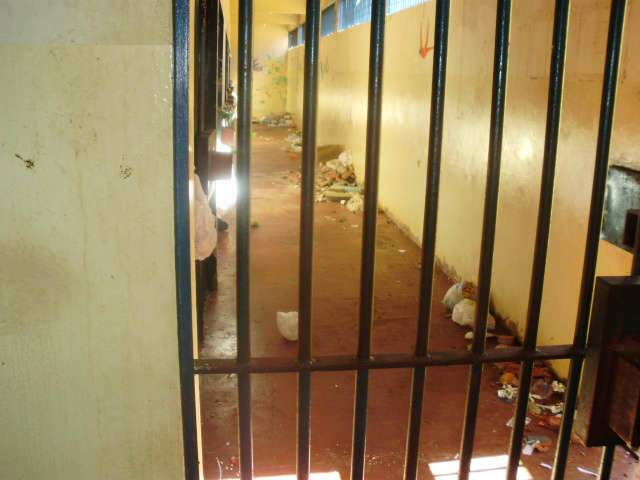  Motim de presos j&aacute; dura quatro dias em delegacia de Sidrol&acirc;ndia