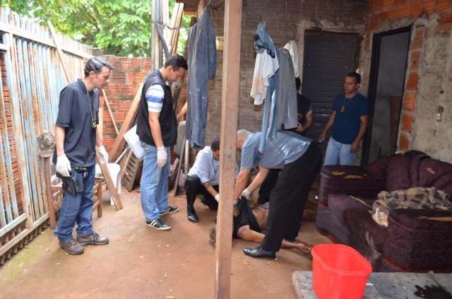 &#039;Z&eacute;&#039; passa o dia bebendo com amigos e acaba morto a pauladas