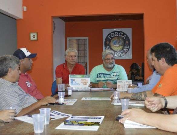Com sorteio de pr&ecirc;mios, festa deve reunir 20 mil na Pra&ccedil;a do R&aacute;dio 