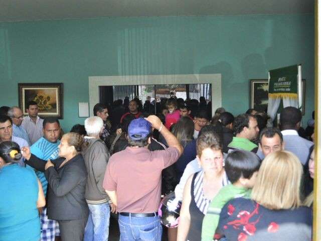 Empres&aacute;rio protesta a favor de vel&oacute;rio de Artuzi na C&acirc;mara dos Vereadores