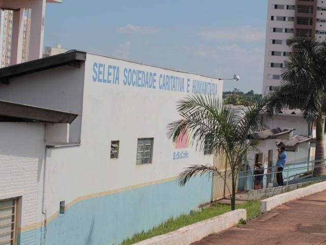 Prefeitura vai &agrave; Justi&ccedil;a acusando Seleta de desvio de verba para demiss&otilde;es