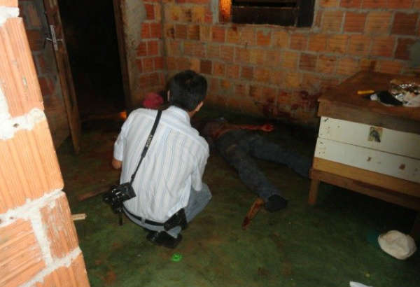  Homem &eacute; encontrado degolado e com os dedos decepados em Rio Brilhante