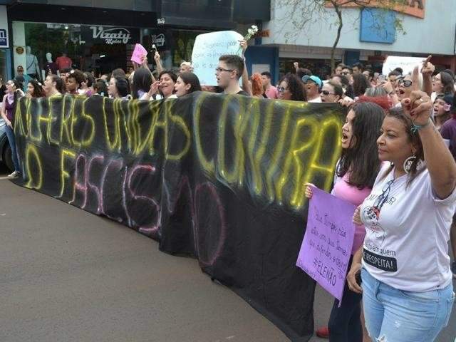 Manifestações contra Bolsonaro em Dourados (Foto: Thiago Morais)