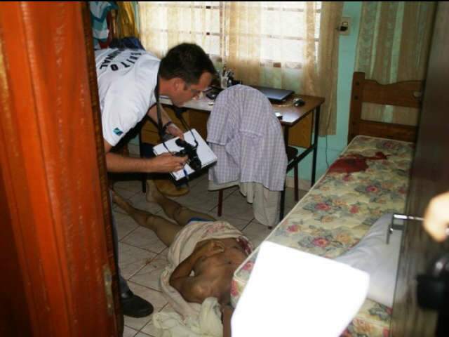  Ap&oacute;s ouvir tiro, mulher encontra filho morto dentro de casa em Dourados