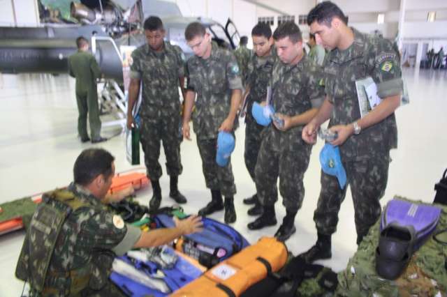 Militares do Ex&eacute;rcito recebem treinamento para miss&atilde;o de paz no Haiti