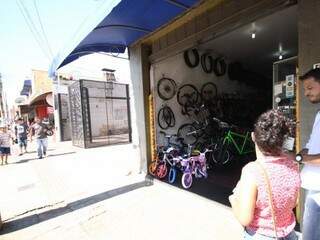 Fachada da bicicletaria Ciclo Real, localizada na Calógeras quase com a Afonso Pena. (Foto: Saul Schramm)