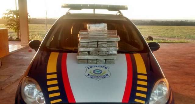 Jovem &eacute; preso transportando 25Kg de maconha em &ocirc;nibus que ia para SP