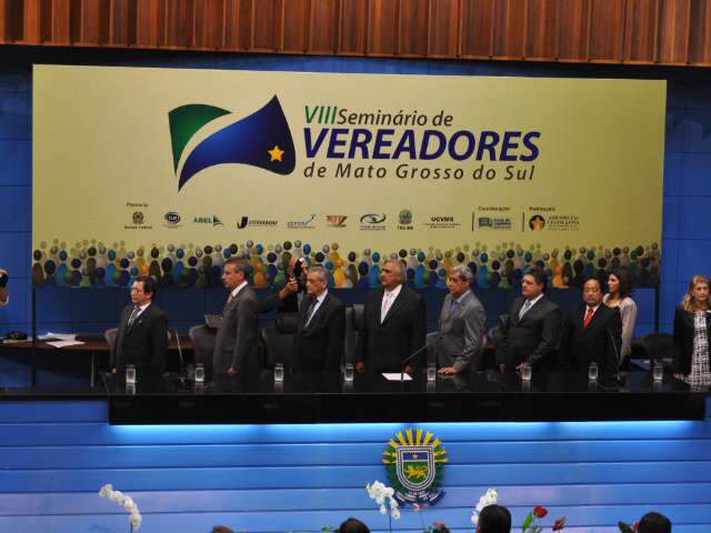  Vereadores esperam discutir ficha limpa em ano de elei&ccedil;&otilde;es durante semin&aacute;rio