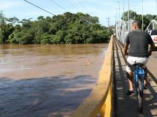 No início da semana, Rio Aquidauana subiu, e previsão é de mais chuvas na região.