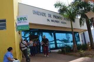 Gerência das UPAs afirma que a escala médica está completa, mas profissionais só atendem 30% da demanda. (Foto:Simão Nogueira)