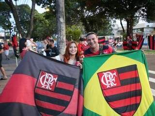 Torcida rubro-negra vai do choro da derrota à lágrima por título Torcida rubro-negra vai do choro da derrota à lágrima por título