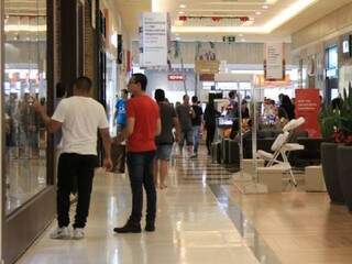 Em loja do Norte Sul Plaza, vendas aumentaram cerca de 20% nesta segunda-feira. (Foto: Marina Pacheco)