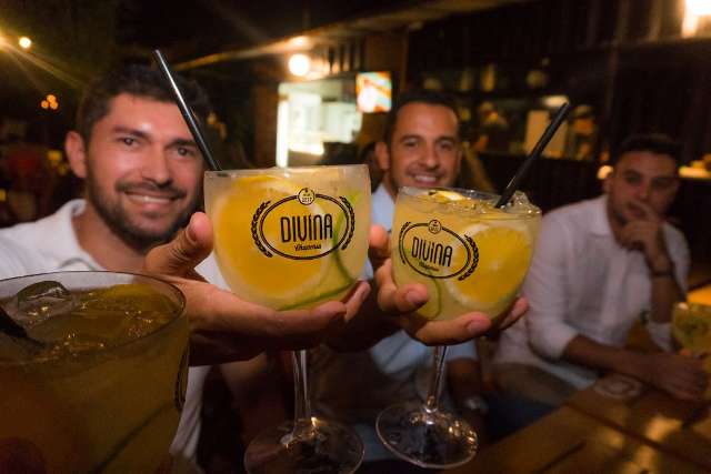 Divina Choperia tem Carnaval com combos de drinks e atrações surpresa