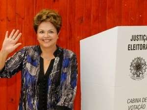 Dilma vota em Porto Alegre e diz que Pa&iacute;s vive hoje &quot;imensa festa&quot;