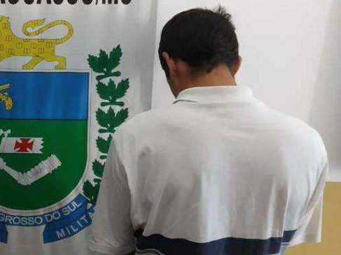Traficante quebra algema e foge de delegacia minutos ap&oacute;s ser preso