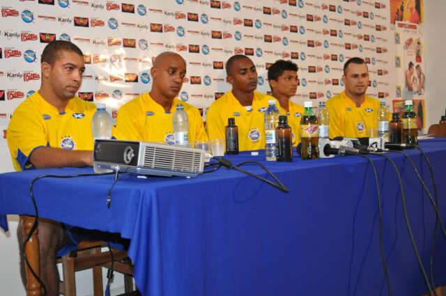  Cene apresenta elenco e mant&eacute;m base para temporada 2011